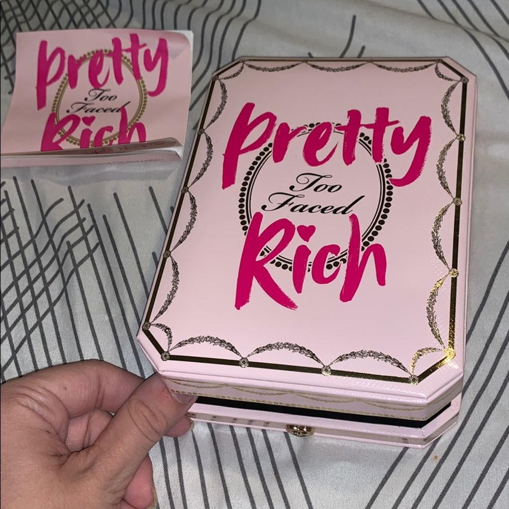 too faced pretty rich palette - Picture 3 of 5